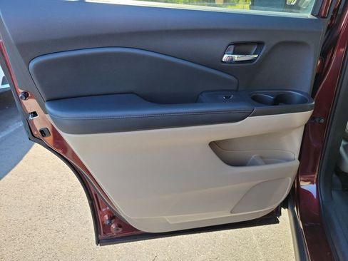 Used 2018 Honda Pilot LX image 12