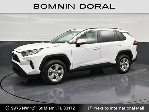 Used 2021 Toyota RAV4 XLE w/ Convenience Package image 1
