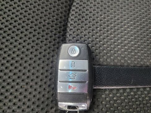 Used 2019 Kia Optima S FWD image 32
