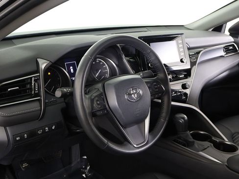 Used 2024 Toyota Camry SE image 25