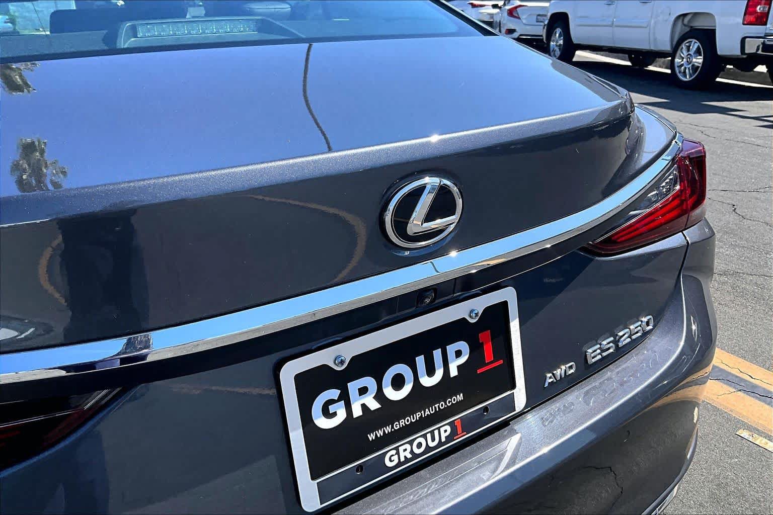 Used 2023 Lexus ES 250 w/ Premium Package AWD/4WD image 31