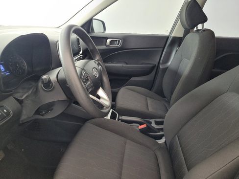 Used 2021 Hyundai Venue SE FWD image 17