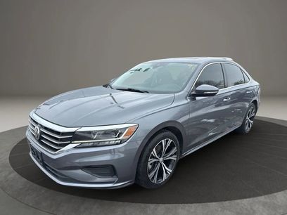 Used 2021 Volkswagen Passat 2.0T SE