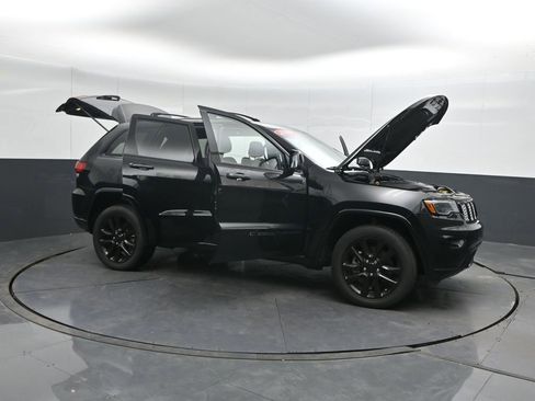 Used 2022 Jeep Grand Cherokee Laredo X image 59