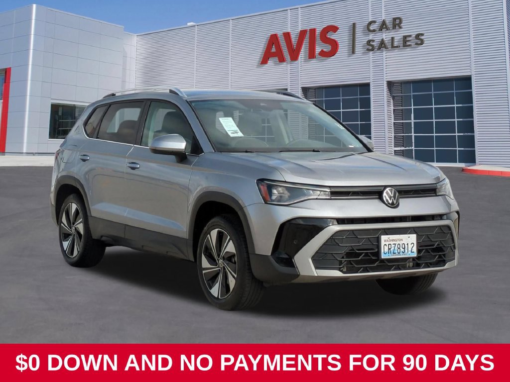 Used 2025 Volkswagen Taos SE AWD/4WD image 3