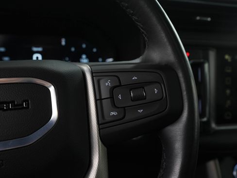 Used 2024 GMC Yukon Denali w/ Advanced Technology Package AWD/4WD image 31