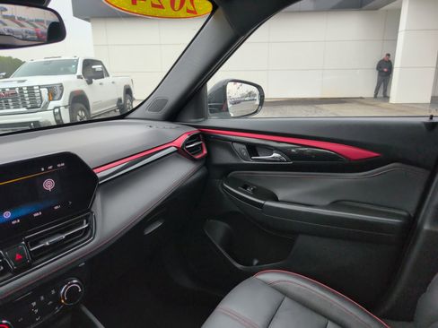 Used 2024 Chevrolet TrailBlazer RS image 24