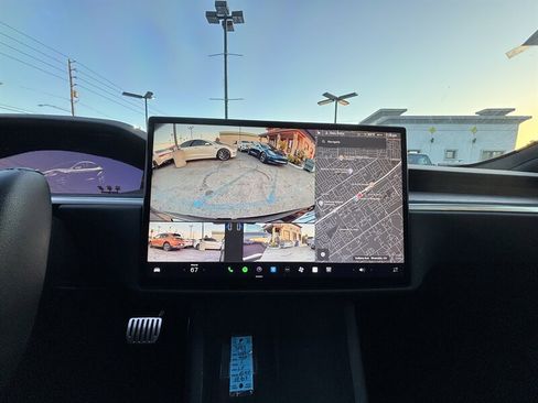 Used 2022 Tesla Model S AWD/4WD image 24