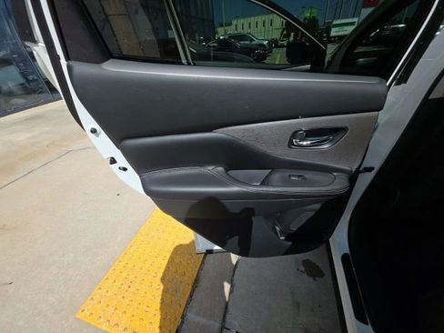 Used 2023 Nissan Murano SV image 22