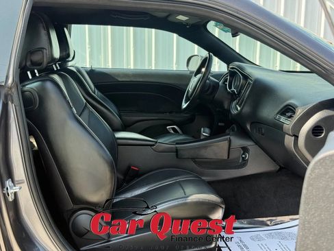 Used 2016 Dodge Challenger SXT Plus RWD image 10