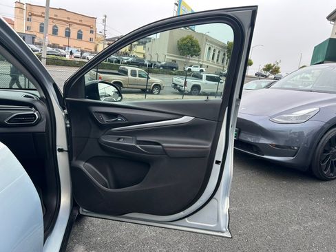 Used 2023 Chevrolet Bolt EUV LT w/ Convenience Package FWD image 33