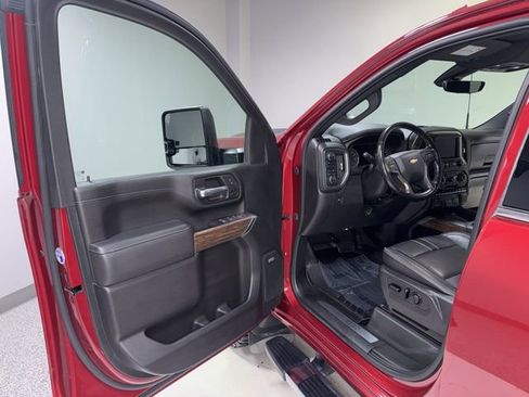 Used 2020 Chevrolet Silverado 2500 High Country w/ Z71 Off-Road Package image 11