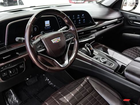 Used 2023 Cadillac Escalade Sport Platinum RWD image 2