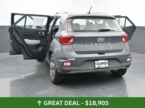 Used 2025 Hyundai Venue SEL image 38