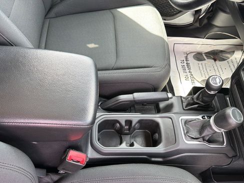 Used 2021 Jeep Gladiator Sport AWD/4WD image 32