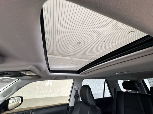 Used 2024 Toyota 4Runner Limited image 19