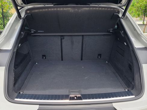 Used 2025 Porsche Cayenne Coupe image 32