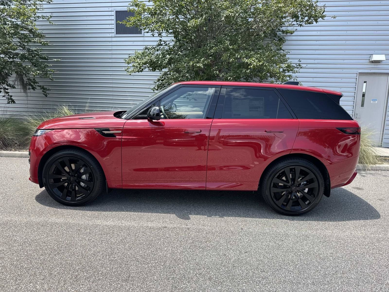 New 2026 Land Rover Range Rover Sport Dynamic SE AWD/4WD image 2