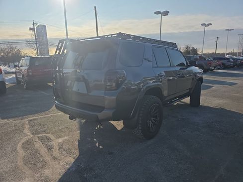 Used 2018 Toyota 4Runner TRD Off-Road Premium image 7