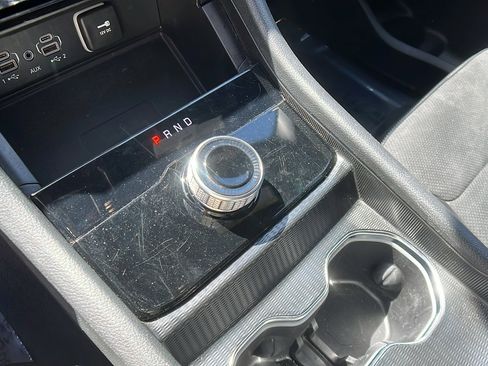 Certified 2024 Jeep Grand Cherokee L Laredo image 32