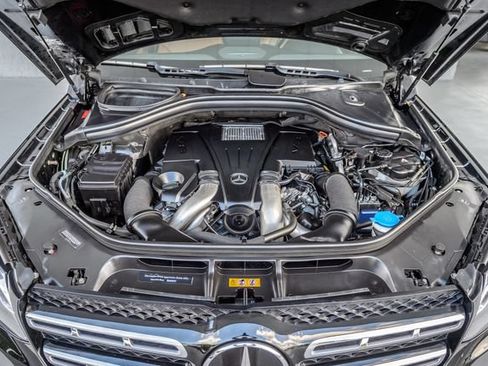 Used 2018 Mercedes-Benz GLS 550 4MATIC w/ Offroad Package image 17