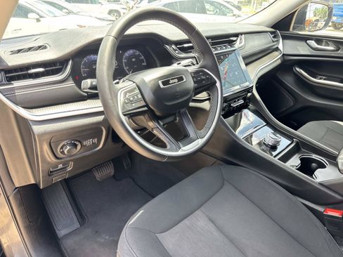 Used 2024 Jeep Grand Cherokee Laredo RWD image 17