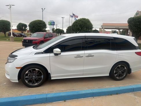 Used 2024 Honda Odyssey Elite image 9
