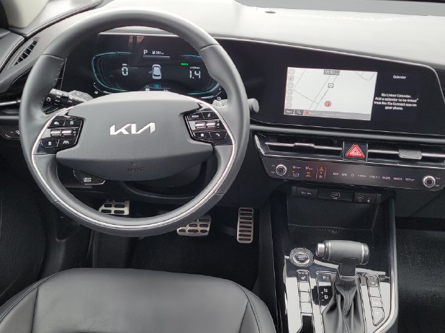 Used 2023 Kia Niro EX Touring FWD image 12