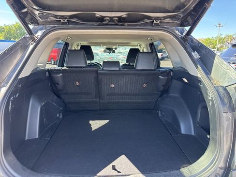 Used 2022 Toyota RAV4 XLE Premium image 17