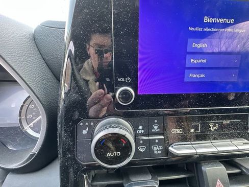 Used 2024 Toyota Highlander XLE image 14