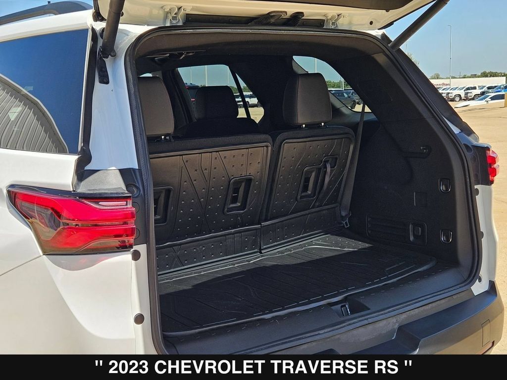 Used 2023 Chevrolet Traverse RS w/ LPO, Floor Liner Package FWD image 53