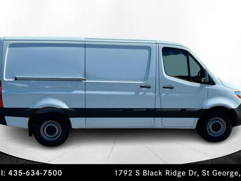 Used 2025 Mercedes-Benz Sprinter 2500 image 6