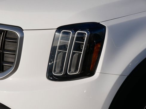 Used 2023 Kia Telluride S image 16