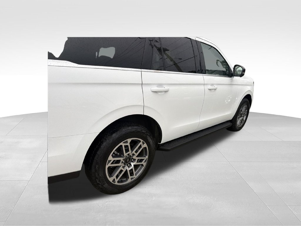 Certified 2025 Ford Expedition Active AWD/4WD image 12
