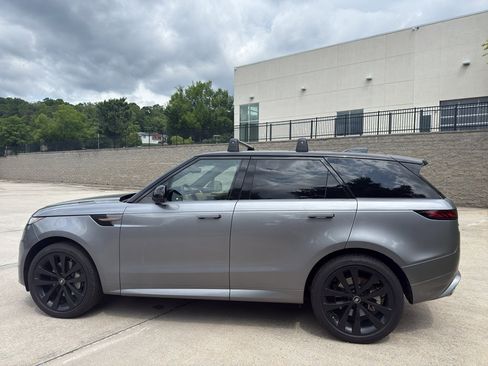 Used 2025 Land Rover Range Rover Sport Dynamic SE AWD/4WD image 8