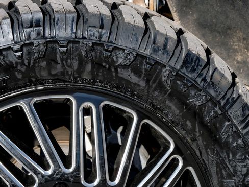 Used 2022 Chevrolet Silverado 3500 LT w/ Convenience Package image 66