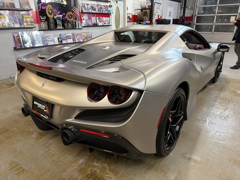 Used 2021 Ferrari F8 Tributo image 6