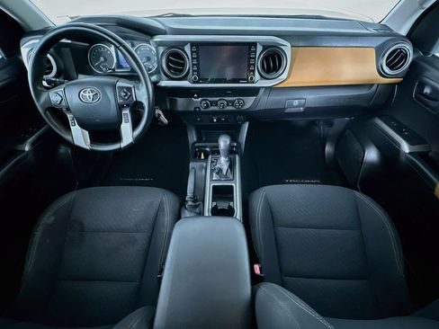 Used 2020 Toyota Tacoma SR5 RWD image 10