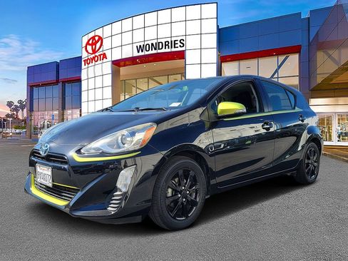 Used 2016 Toyota Prius C Persona Series image 2