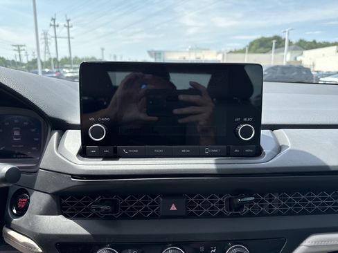 Certified 2023 Honda Accord LX image 27