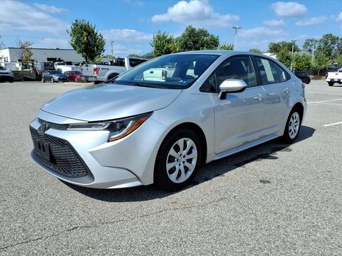 Used 2020 Toyota Corolla LE FWD image 9
