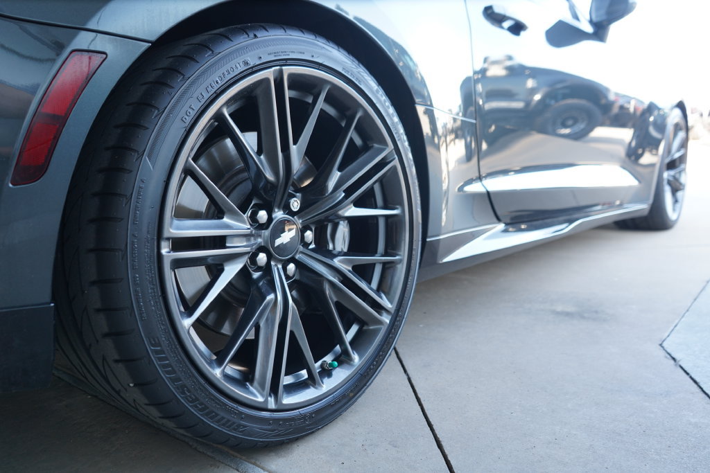 Used 2018 Chevrolet Camaro ZL1 RWD image 9