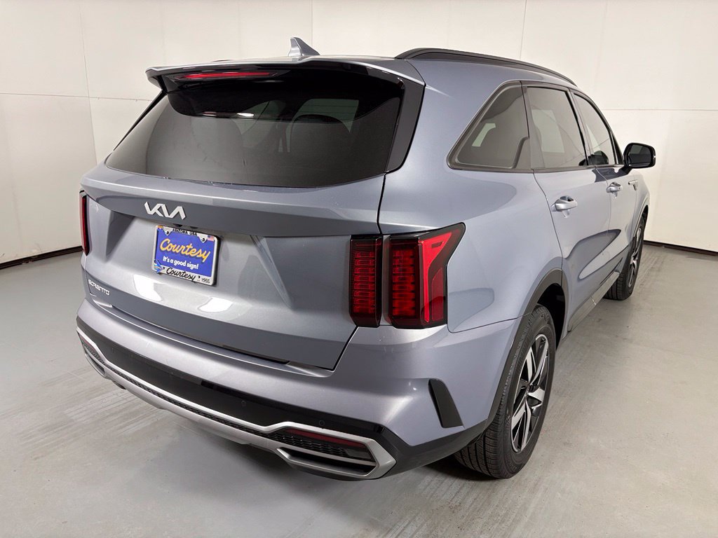 Used 2023 Kia Sorento S w/ Panoramic Sunroof Package FWD image 8