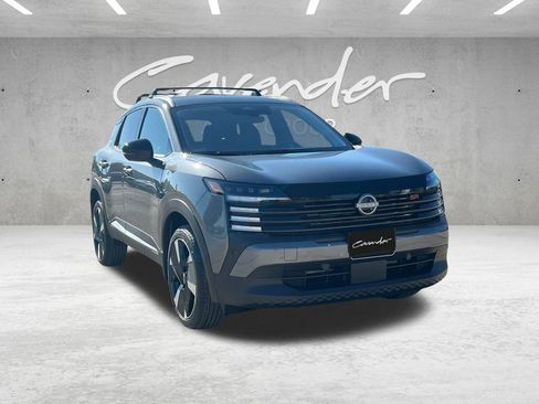 New 2026 Nissan Kicks SR image 2