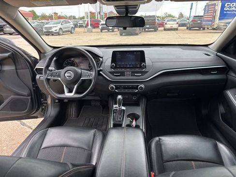 Used 2022 Nissan Altima 2.5 SR w/ Midnight Edition Package image 17