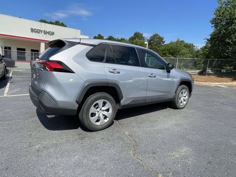 Used 2022 Toyota RAV4 LE FWD image 17