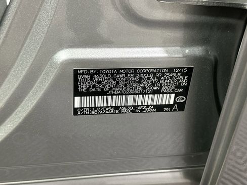 Used 2016 Lexus IS 200t image 40