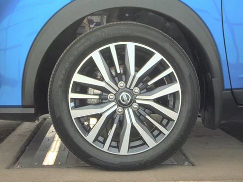 Used 2021 Nissan Kicks SV FWD image 11