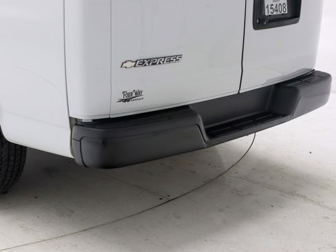 Used 2018 Chevrolet Express 2500 LS w/ Driver Convenience Package image 10