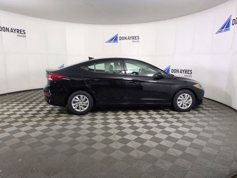 Used 2017 Hyundai Elantra SE image 7